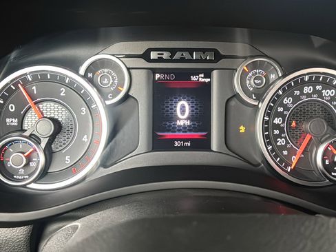 New 2026 RAM 3500 Big Horn AWD/4WD image 31