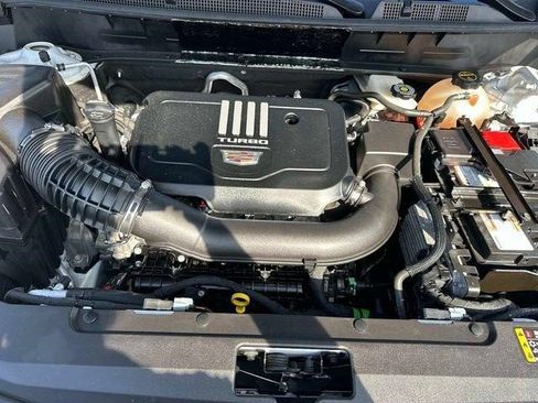 Certified 2024 Cadillac XT6 Luxury w/ LPO, Floor Liner Package AWD/4WD image 12