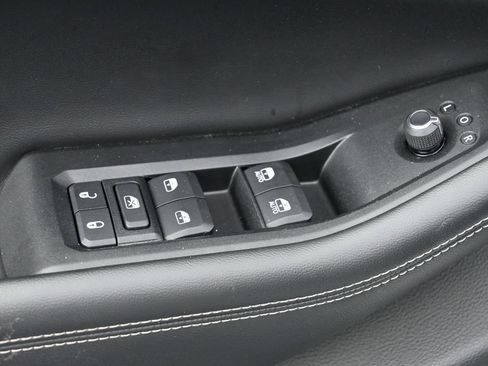 Used 2024 Chevrolet Trax LS FWD image 29