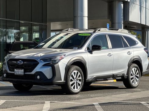 Certified 2025 Subaru Outback Premium image 10
