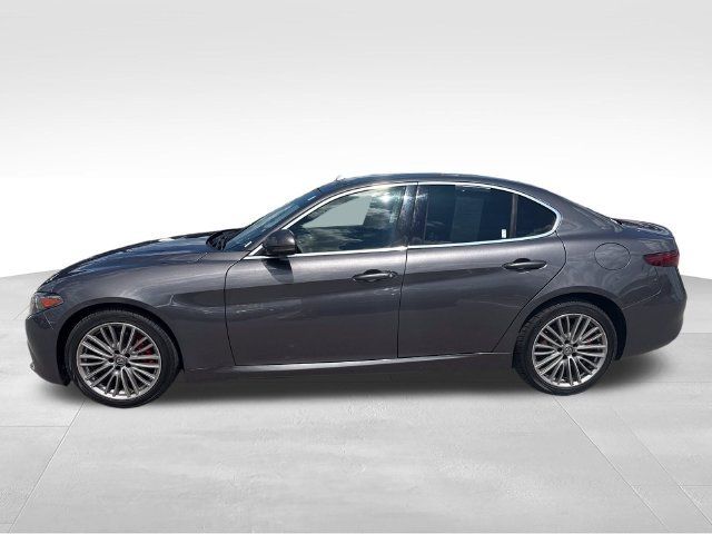 Used 2018 Alfa Romeo Giulia Ti w/ Quick Order Package 22X Lusso AWD/4WD image 2