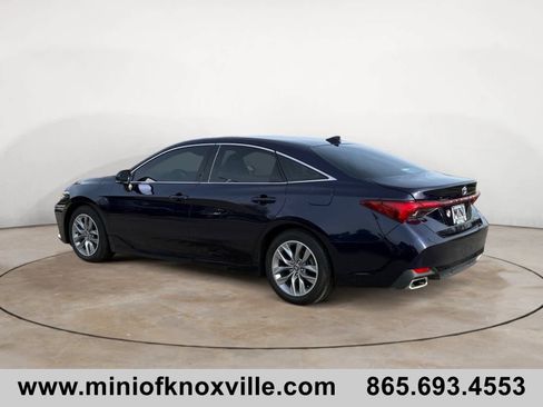Used 2022 Toyota Avalon XLE image 5