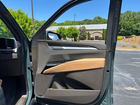Used 2025 Cadillac Escalade Premium Luxury RWD image 72