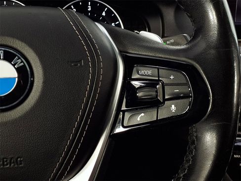 Used 2019 BMW 530i 530i w/ Convenience Package image 22