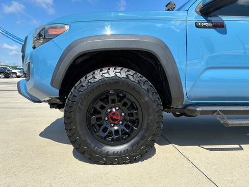 Used 2018 Toyota Tacoma TRD Pro AWD/4WD image 7