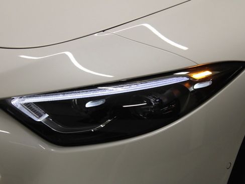 Used 2024 Mercedes-Benz SL 43 AMG image 11