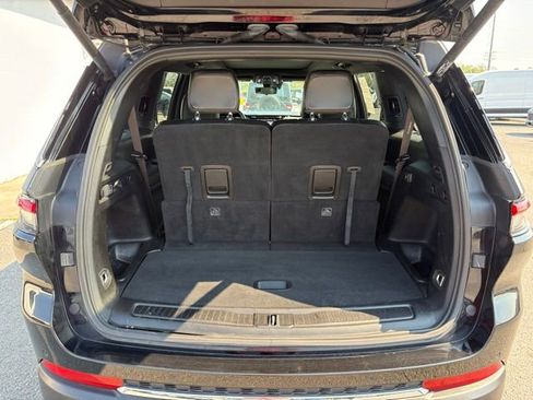 Used 2024 Jeep Grand Cherokee L Limited w/ Luxury Tech Group II image 37