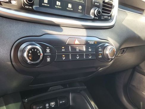 Used 2020 Kia Sorento L FWD image 22