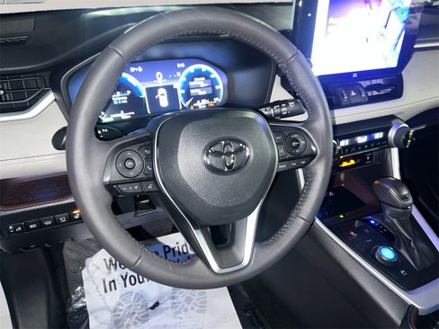 Used 2024 Toyota RAV4 Limited image 12