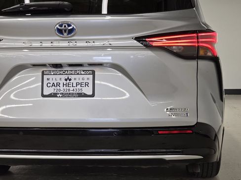 Used 2022 Toyota Sienna Limited AWD/4WD image 55