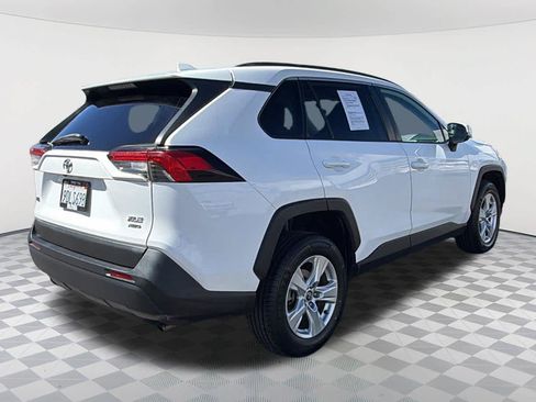 Used 2020 Toyota RAV4 XLE AWD/4WD image 5