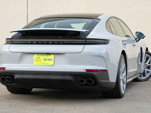 Used 2025 Porsche Panamera image 5