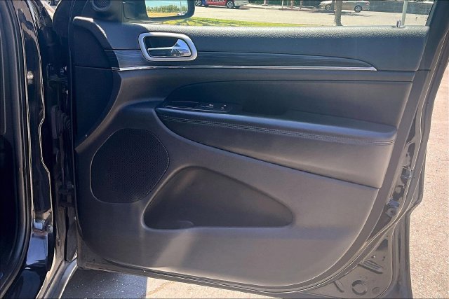 Used 2019 Jeep Grand Cherokee Limited w/ Luxury Group II RWD image 24