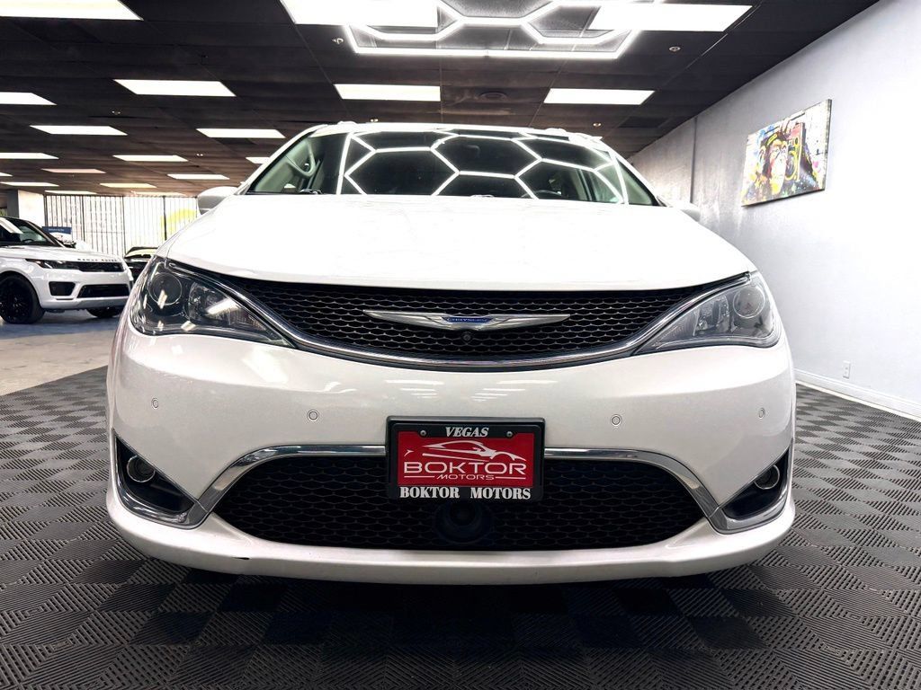 Used 2018 Chrysler Pacifica Touring-L Plus w/ Advanced Safetytec Group FWD image 3