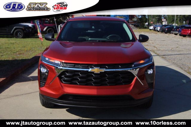 Used 2024 Chevrolet Trax LS FWD image 2