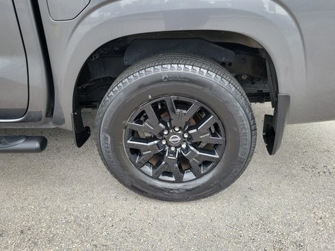 Used 2023 Nissan Frontier SV w/ Midnight Edition Package RWD image 25