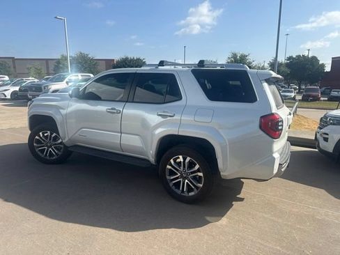 Used 2025 Toyota 4Runner Limited AWD/4WD image 4