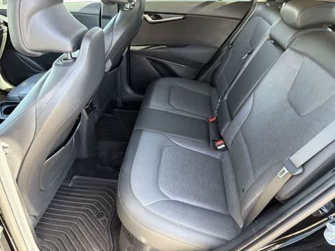Used 2023 Kia Niro SX image 17