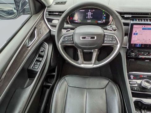Used 2022 Jeep Grand Cherokee Limited 4xe w/ Luxury Tech Group II AWD/4WD image 15