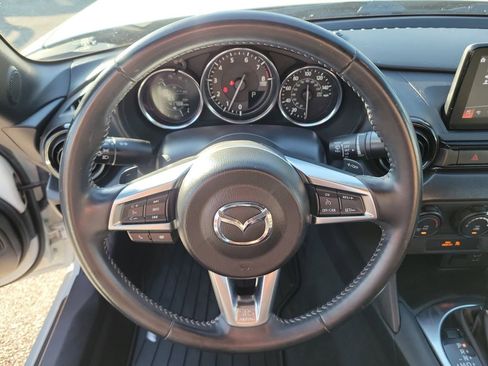 Used 2020 MAZDA MX-5 Miata Sport RWD image 21