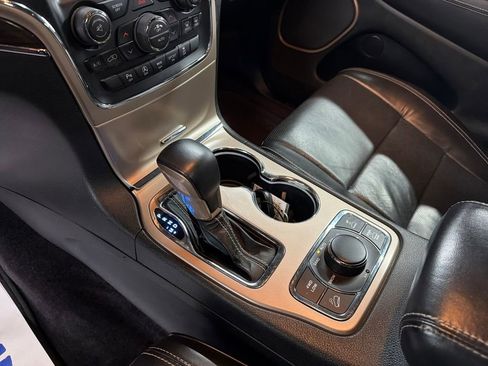 Used 2017 Jeep Grand Cherokee Overland image 25