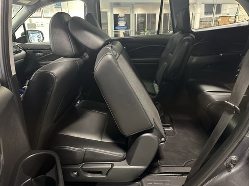 Used 2018 Honda Pilot Elite image 27