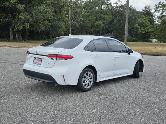 Used 2023 Toyota Corolla LE FWD image 5