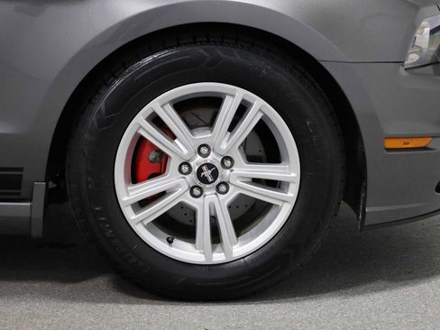 Used 2014 Ford Mustang Coupe RWD image 13