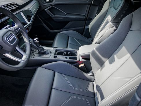 New 2025 Audi Q3 2.0T Premium image 11