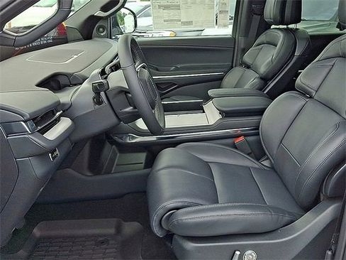 New 2025 Lincoln Navigator L Reserve w/ Jet Appearance Package image 8