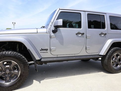 Used 2015 Jeep Wrangler Unlimited Sahara AWD/4WD image 32