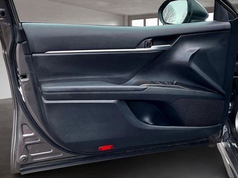 Used 2024 Toyota Camry SE image 20