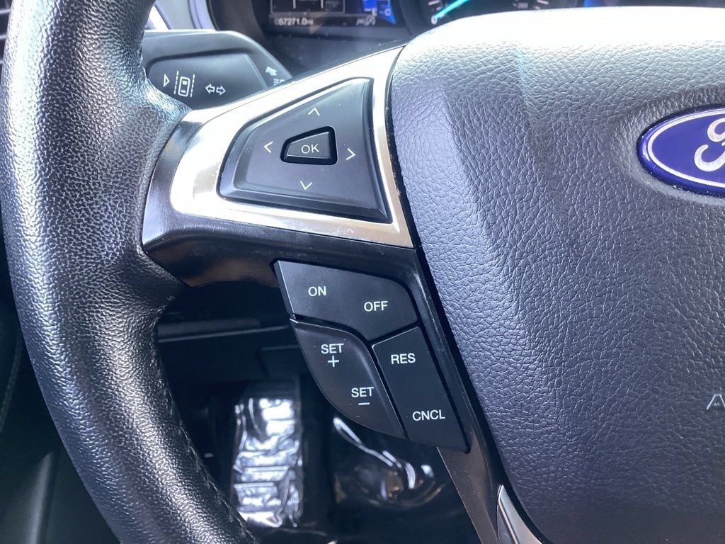 Used 2024 Ford Edge SEL AWD/4WD image 16
