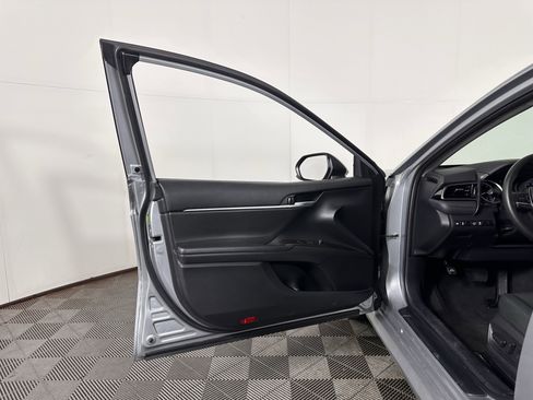 Used 2023 Toyota Camry LE image 24