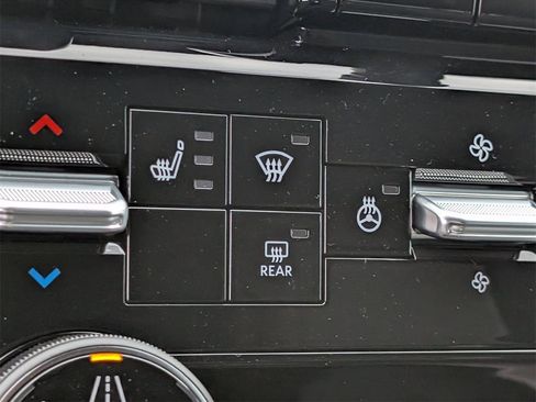 New 2026 Nissan Armada SL image 14