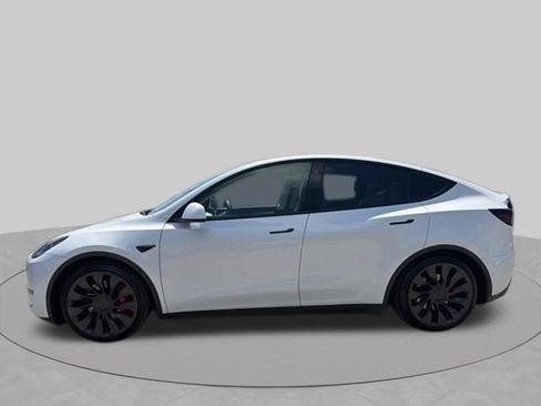 Used 2021 Tesla Model Y Performance AWD/4WD image 3