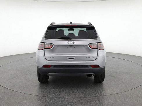 Used 2025 Jeep Compass Limited image 7