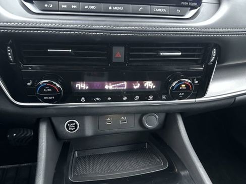 Certified 2022 Nissan Rogue SV w/ SV Premium Package image 18