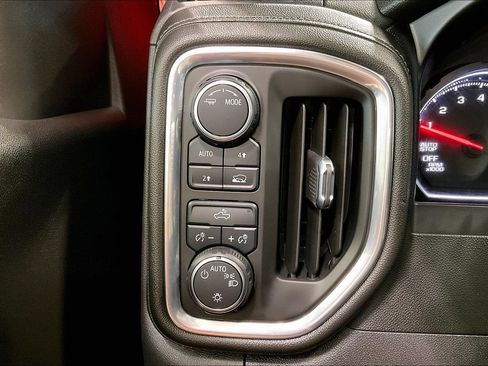 Used 2021 Chevrolet Silverado 1500 LT AWD/4WD image 16