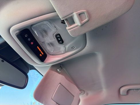 Used 2022 Chevrolet TrailBlazer LT w/ Convenience Package image 19