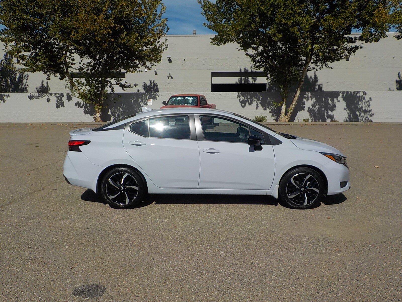 Used 2025 Nissan Versa SR w/ Trunk Package FWD image 4