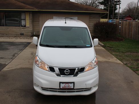 Used 2018 Nissan NV200 SV image 4