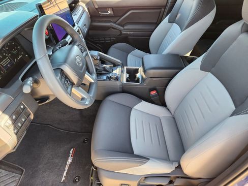 Used 2025 Toyota Tacoma TRD Off-Road image 17