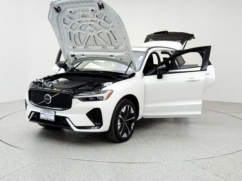 New 2026 Volvo XC60 B5 Plus w/ Climate Package PRO image 9
