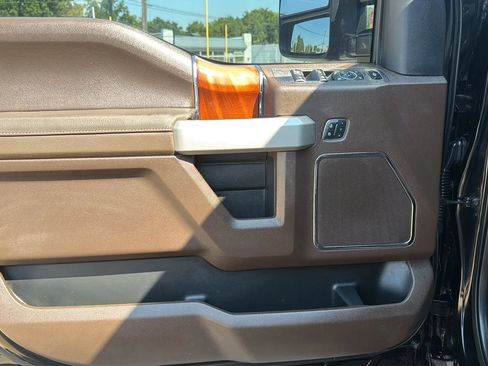 Used 2018 Ford F250 King Ranch w/ King Ranch Ultimate Package AWD/4WD image 13