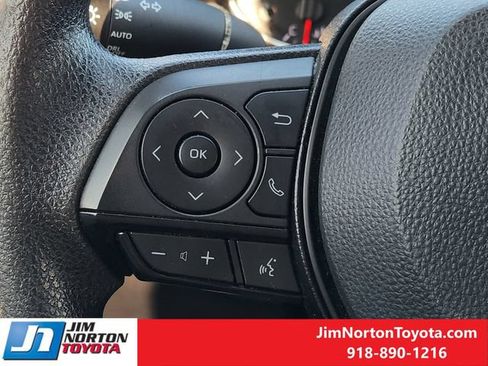 Used 2022 Toyota RAV4 XLE AWD/4WD image 28