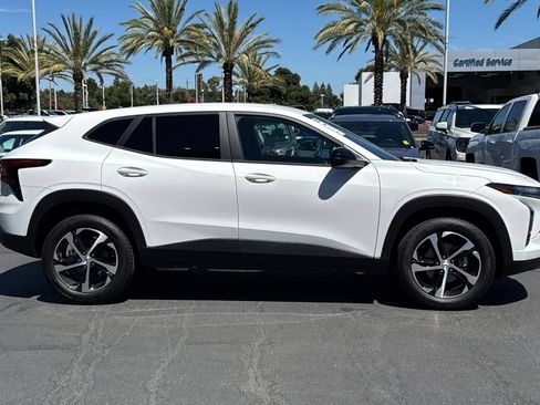 New 2026 Chevrolet Trax RS w/ Driver Confidence Package FWD image 2