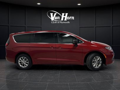 New 2026 Chrysler Pacifica Limited w/ Trailer Tow Group
