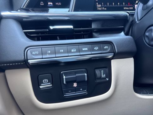 Used 2021 Cadillac Escalade Premium Luxury w/ Driver Assist Tech Package AWD/4WD image 32