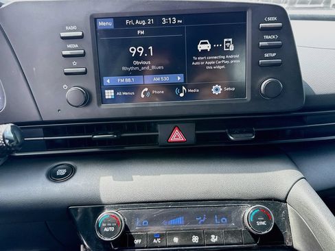 Used 2025 Hyundai Elantra Sport FWD image 16